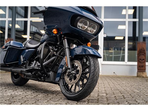 Harley-Davidson Kiel ROAD GLIDE SPECIAL 114 FLTRXS - KESSTECH EURO4