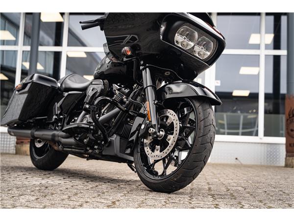 Harley-Davidson Kiel ROAD GLIDE SPECIAL 114 FLTRXS - Jekill & Hyde -
