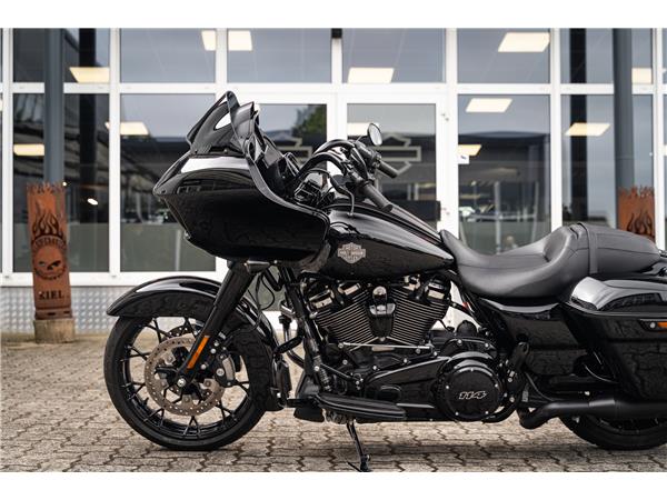 Harley-Davidson Kiel ROAD GLIDE SPECIAL 114 FLTRXS - Jekill & Hyde -