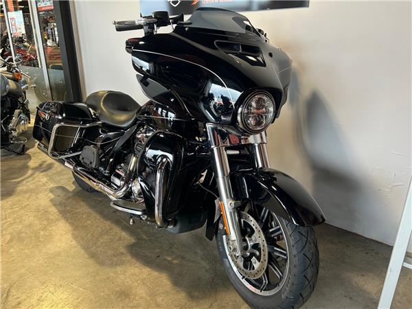 2017 HARLEY-DAVIDSON STREET GLIDE