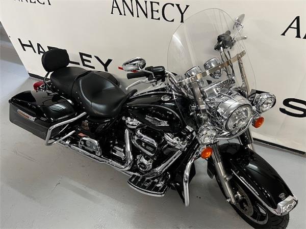 2017 HARLEY-DAVIDSON ROAD KING