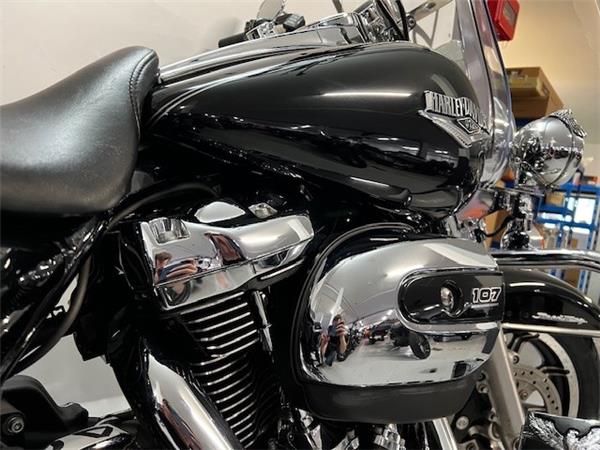 2017 HARLEY-DAVIDSON ROAD KING