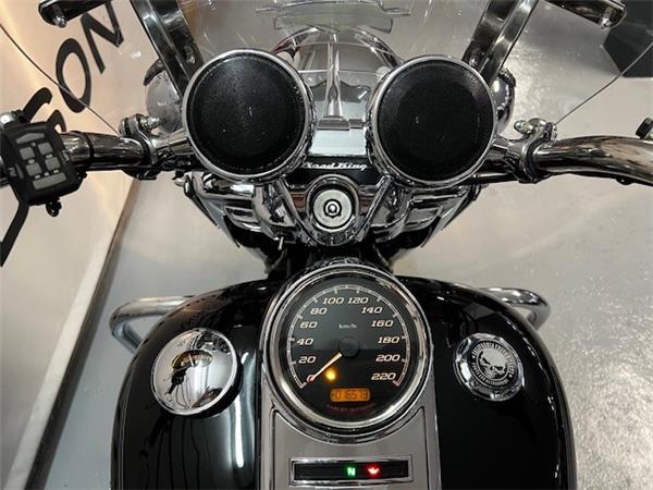 2017 HARLEY-DAVIDSON ROAD KING