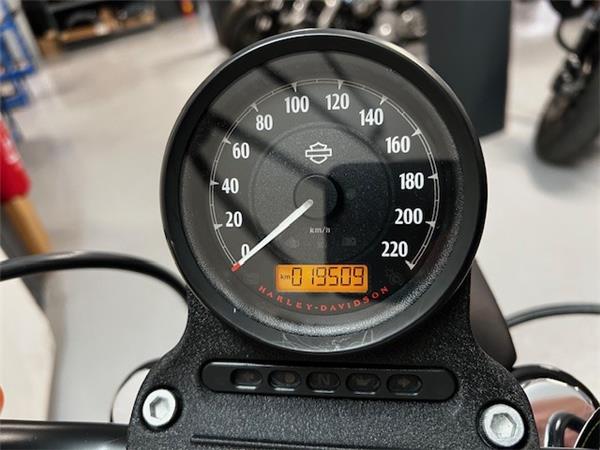 2014 HARLEY-DAVIDSON SPORTSTER 883