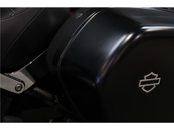 2018 HARLEY-DAVIDSON SOFTAIL FLSB SPORT GLIDE