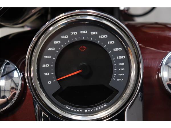 2018 HARLEY-DAVIDSON SOFTAIL FLSB SPORT GLIDE