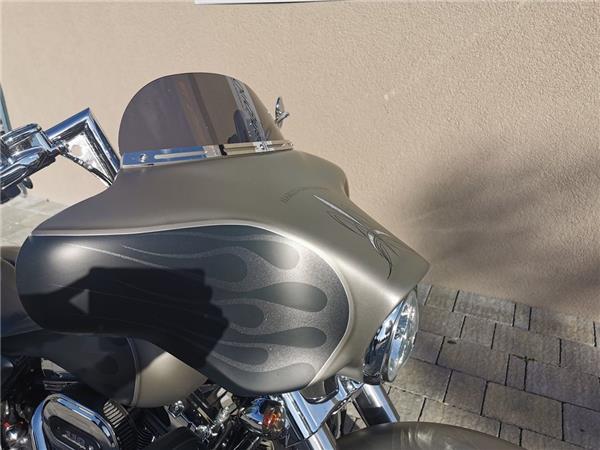 2011 Harley-Davidson CVO Street Glide FLHXSE