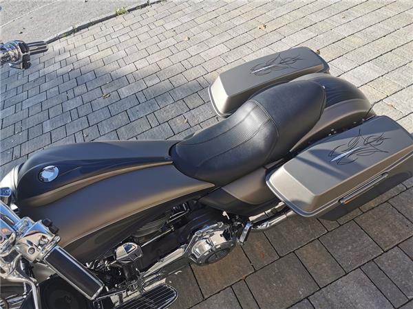 2011 Harley-Davidson CVO Street Glide FLHXSE