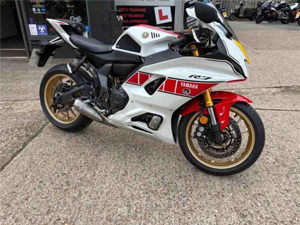 2024 Yamaha R7 WGP 60TH ANNIVERSARY RED/WHITE