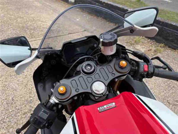 2024 Yamaha R7 WGP 60TH ANNIVERSARY RED/WHITE