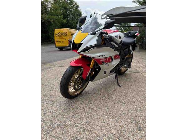 2024 Yamaha R7 WGP 60TH ANNIVERSARY RED/WHITE