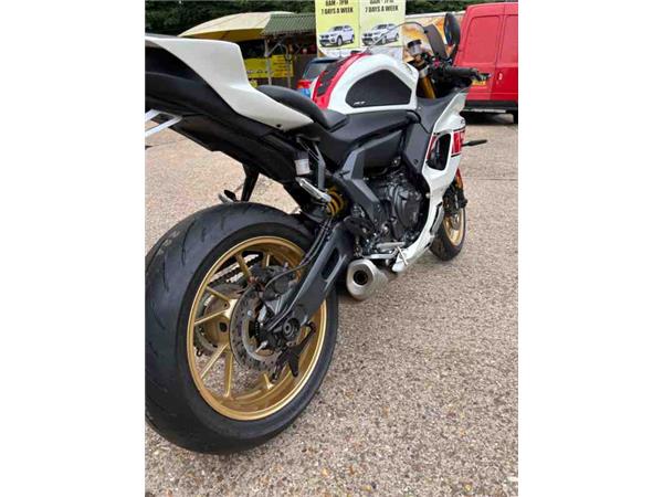2024 Yamaha R7 WGP 60TH ANNIVERSARY RED/WHITE