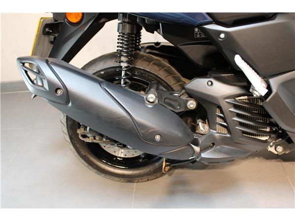 YAMAHA N-MAX 125