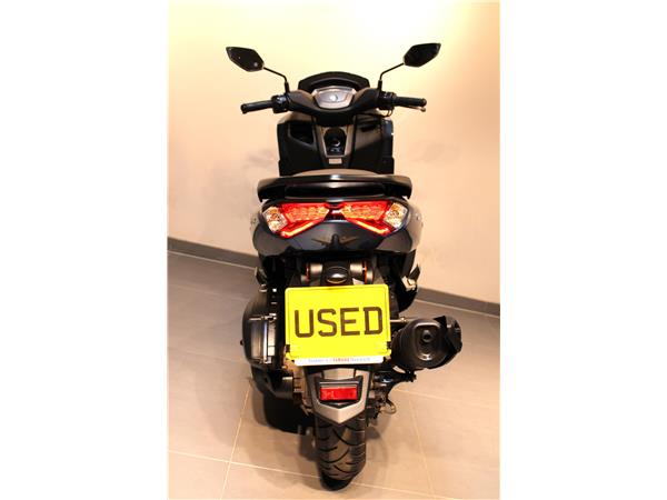 YAMAHA N-MAX 125