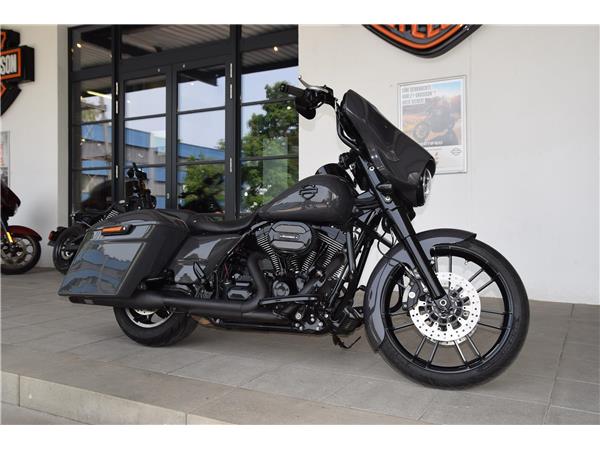 FLHX Street Glide mit Jekill&Hyde Auspuff