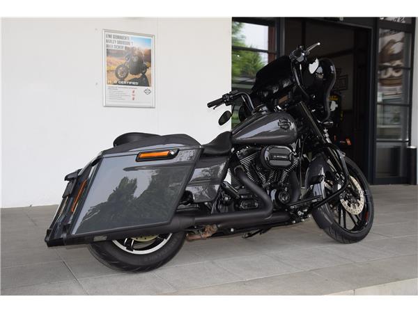 FLHX Street Glide mit Jekill&Hyde Auspuff