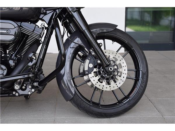FLHX Street Glide mit Jekill&Hyde Auspuff