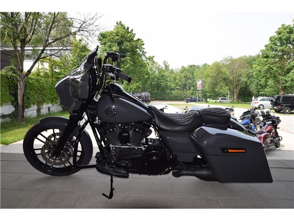 FLHX Street Glide mit Jekill&Hyde Auspuff