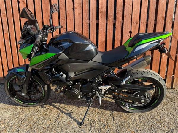2023 Kawasaki Z400 GREEN