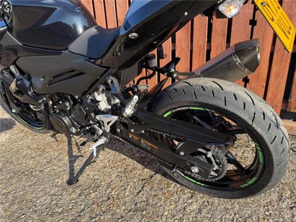2023 Kawasaki Z400 GREEN
