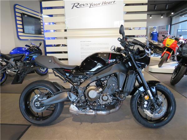 YAMAHA XSR900 