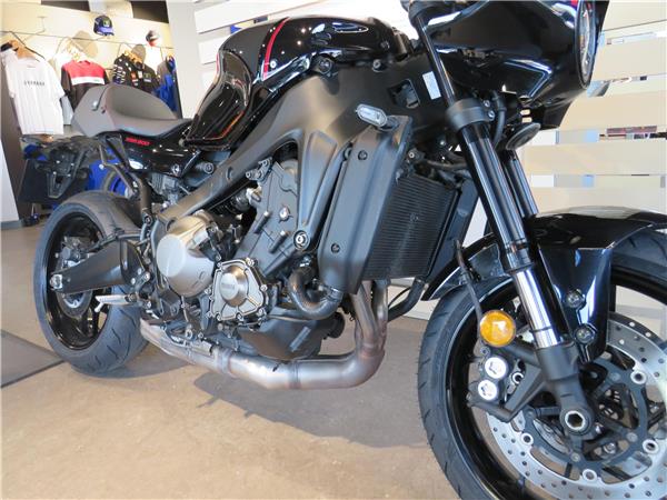 YAMAHA XSR900 