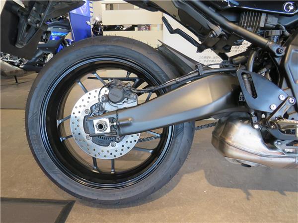 YAMAHA XSR900 