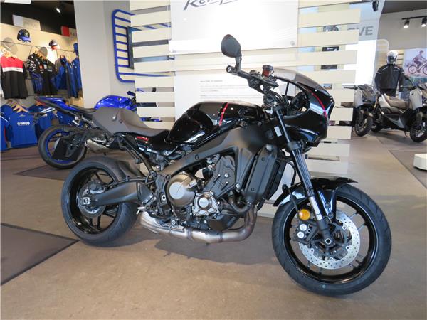 YAMAHA XSR900 