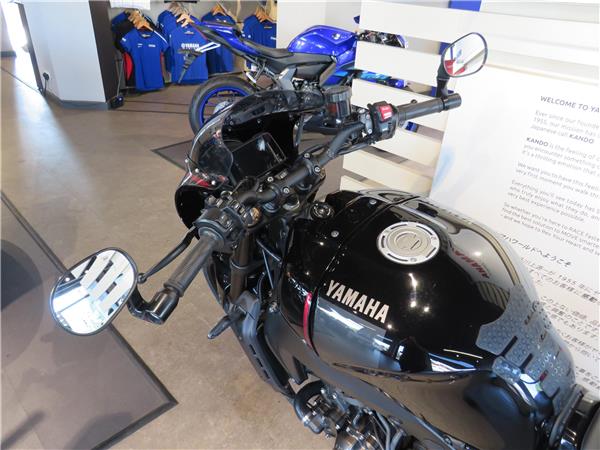 YAMAHA XSR900 