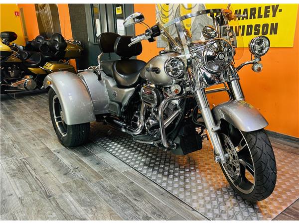 2017 HARLEY-DAVIDSON FREEWHEELER
