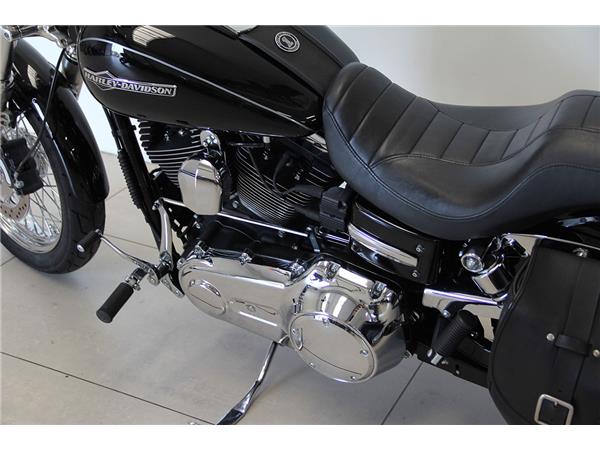 FXDC SUPER GLIDE CUSTOM MY2011