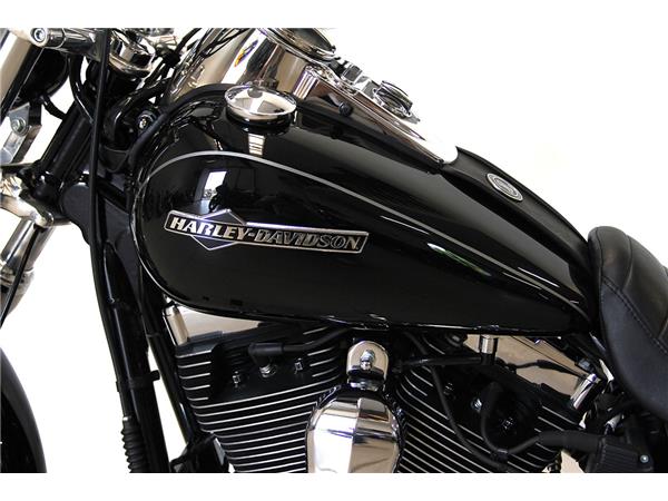 FXDC SUPER GLIDE CUSTOM MY2011