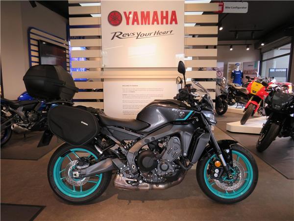 YAMAHA  MT-09   