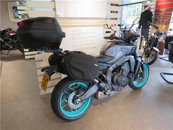 YAMAHA  MT-09   