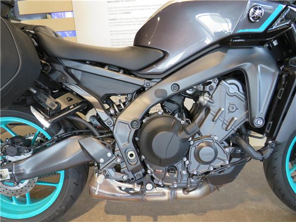 YAMAHA  MT-09   