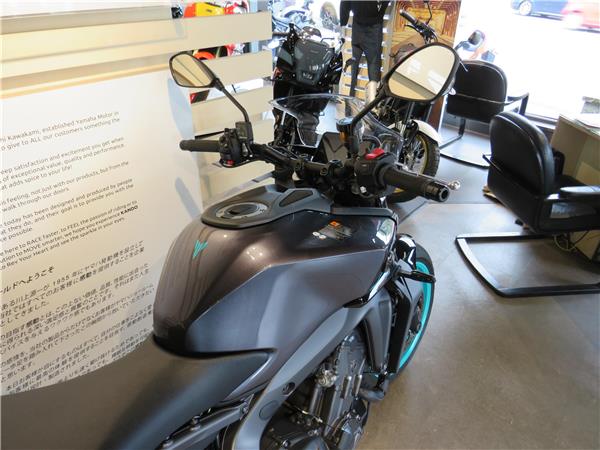 YAMAHA  MT-09   