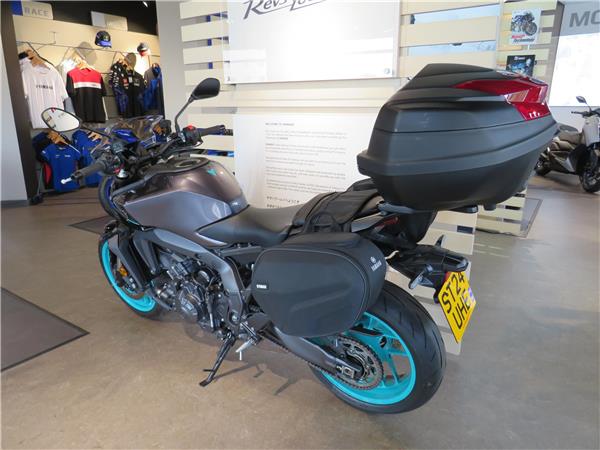 YAMAHA  MT-09   