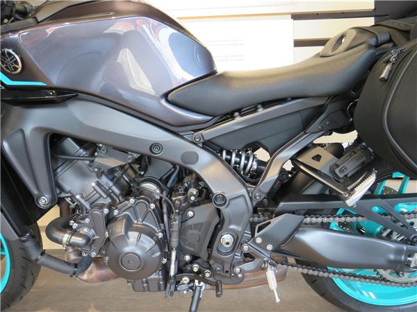 YAMAHA  MT-09   