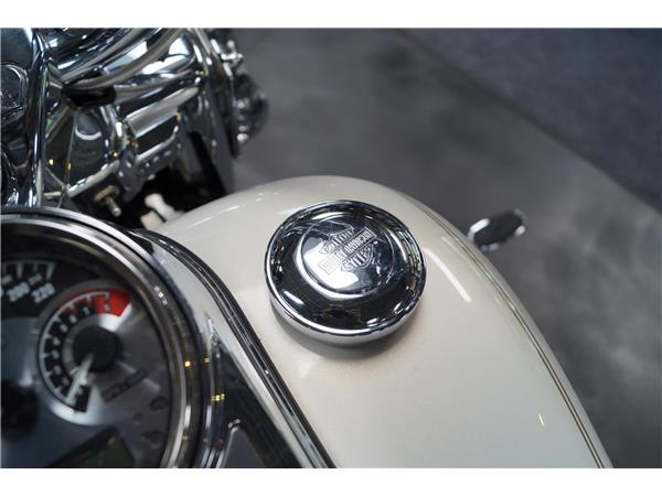 Harley-Davidson ROAD KING CLASSIC KESS-TECH Garantie FLHRC