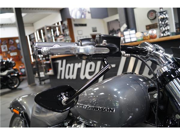 Harley-Davidson BREAKOUT 114 MILLER Auspuff mit ABE aus 1.Hand - 260´er Hinterrad FXBRS