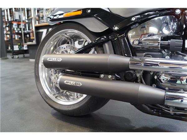 Harley-Davidson BREAKOUT 114 MILLER Auspuff mit ABE aus 1.Hand - 260´er Hinterrad FXBRS
