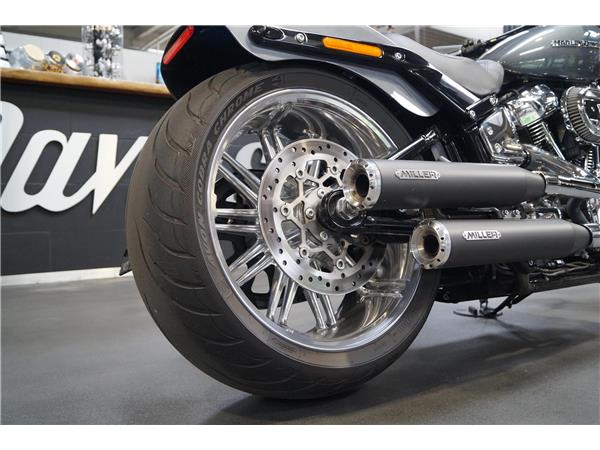 Harley-Davidson BREAKOUT 114 MILLER Auspuff mit ABE aus 1.Hand - 260´er Hinterrad FXBRS