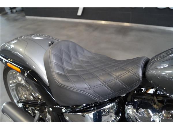 Harley-Davidson BREAKOUT 114 MILLER Auspuff mit ABE aus 1.Hand - 260´er Hinterrad FXBRS
