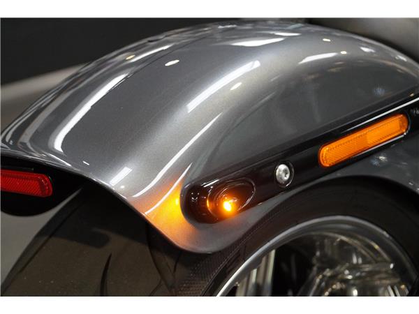 Harley-Davidson BREAKOUT 114 MILLER Auspuff mit ABE aus 1.Hand - 260´er Hinterrad FXBRS