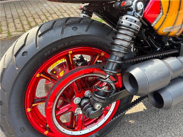 2016 HARLEY-DAVIDSON IRON 883