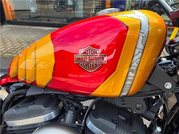 2016 HARLEY-DAVIDSON IRON 883