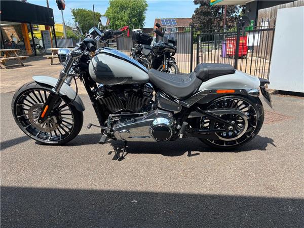 2025 HARLEY-DAVIDSON BREAKOUT 117 