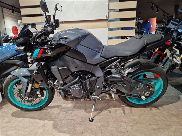 2022 YAMAHA MT-10