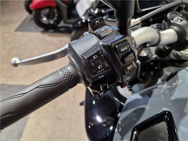 2022 YAMAHA MT-10
