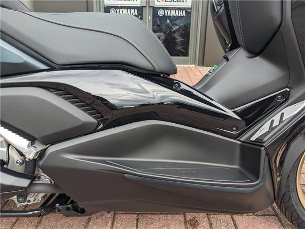 2023 Yamaha XMAX 300